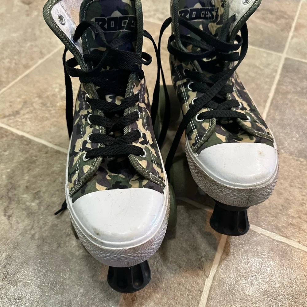 Camo High-Top Roller Skates - Picture 2 of 4